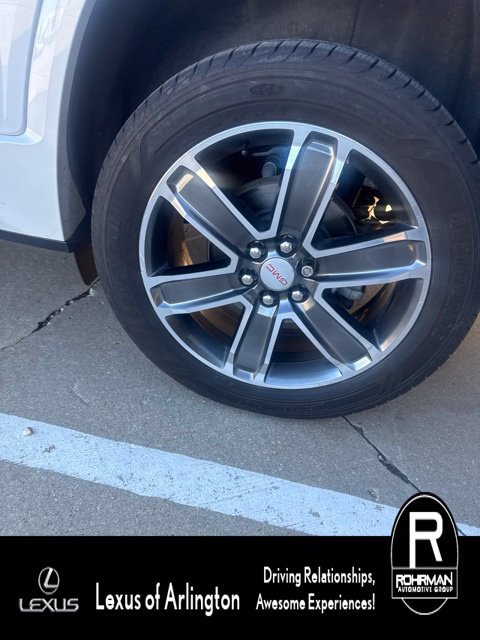 Used 2018 GMC Acadia Denali w/ Technology Package AWD/4WD image 10