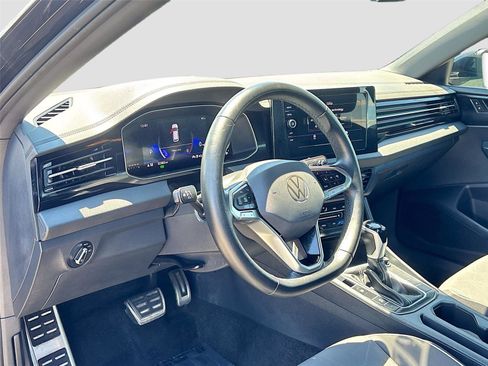 Used 2025 Volkswagen Jetta Sport FWD image 9