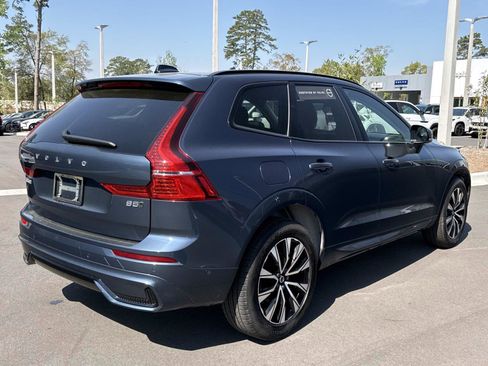 Certified 2025 Volvo XC60 B5 Plus image 5