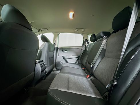 Used 2023 Nissan Rogue SV image 27