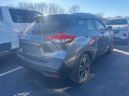 Used 2020 Nissan Kicks SV image 3