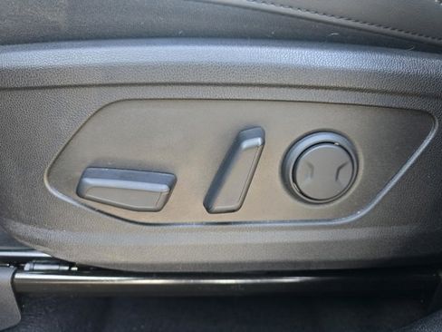 Used 2025 Kia Sorento S image 17