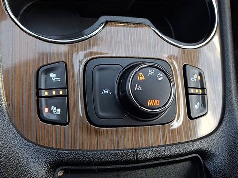 Used 2023 GMC Acadia SLE w/ Driver Convenience Package image 25