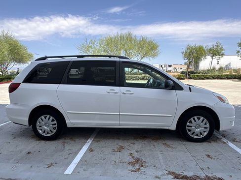 Used 2005 Toyota Sienna LE FWD image 2