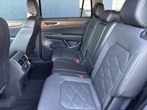 Used 2024 Volkswagen Atlas SE FWD image 5