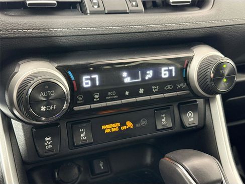 Certified 2020 Toyota RAV4 XLE Premium image 25