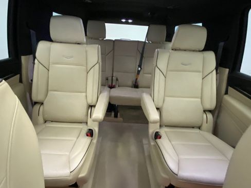 Used 2021 Cadillac Escalade ESV Premium Luxury AWD/4WD image 42