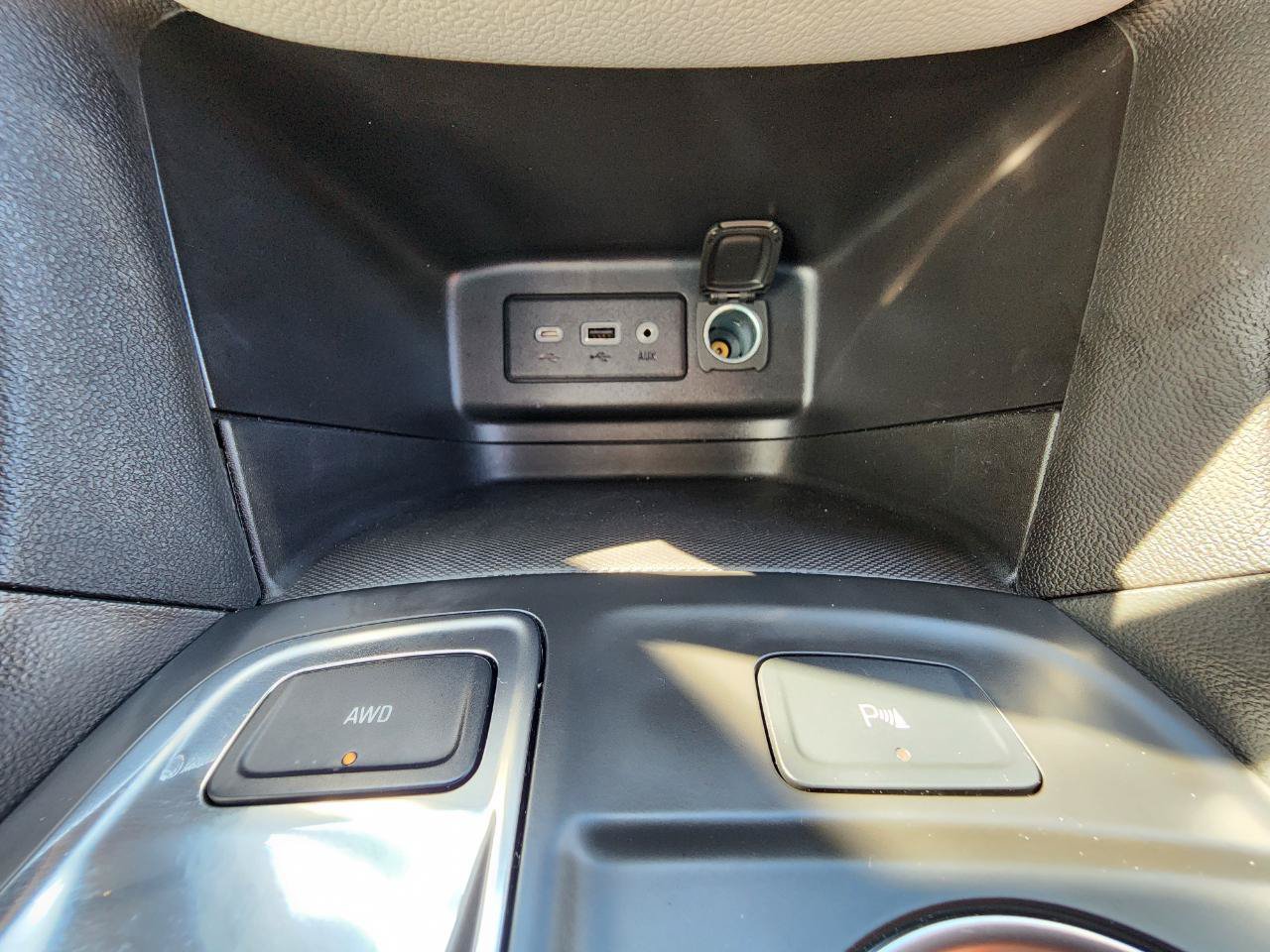 Used 2024 Chevrolet Equinox LT w/ Driver Convenience Package AWD/4WD image 25