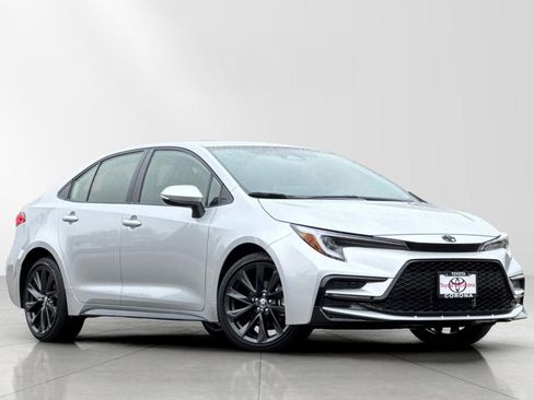 Used 2025 Toyota Corolla SE image 1