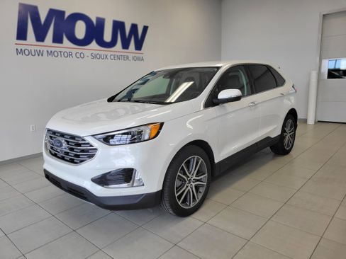 Used 2024 Ford Edge Titanium w/ Equipment Group 301A AWD/4WD image 2