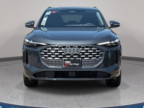 Certified 2025 Audi Q5 Premium Plus w/ Premium Plus image 3