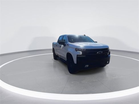 Used 2021 Chevrolet Silverado 1500 LT Trail Boss w/ Convenience Package II image 2