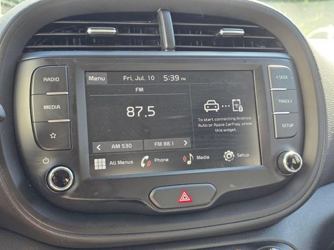 Used 2023 Kia Soul LX FWD image 17
