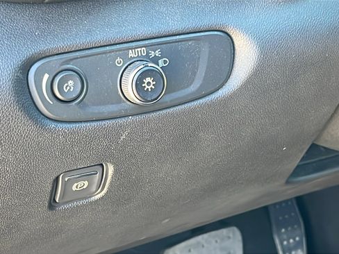 Used 2025 Chevrolet Blazer LT image 13