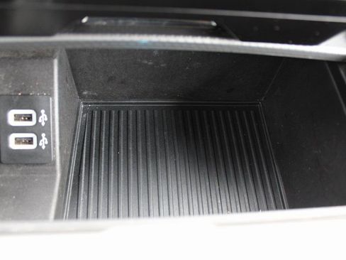 Used 2017 Ford F150 Lariat image 38