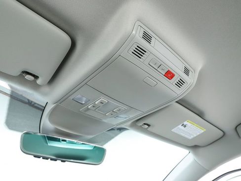 New 2026 Volkswagen Taos SE image 26