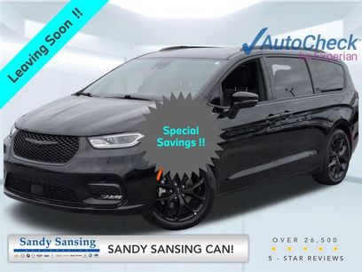 Used 2025 Chrysler Pacifica Limited