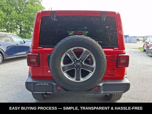 Used 2019 Jeep Wrangler Unlimited Sahara AWD/4WD image 7