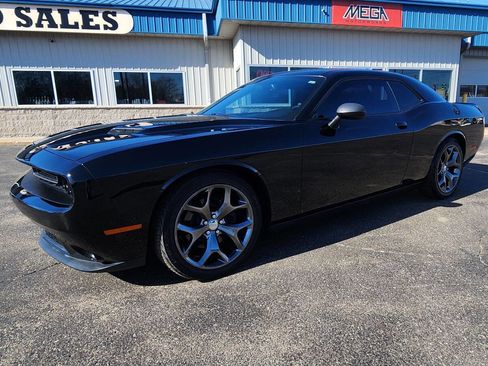 Used 2015 Dodge Challenger R/T w/ Quick Order Package 28B R/T image 2