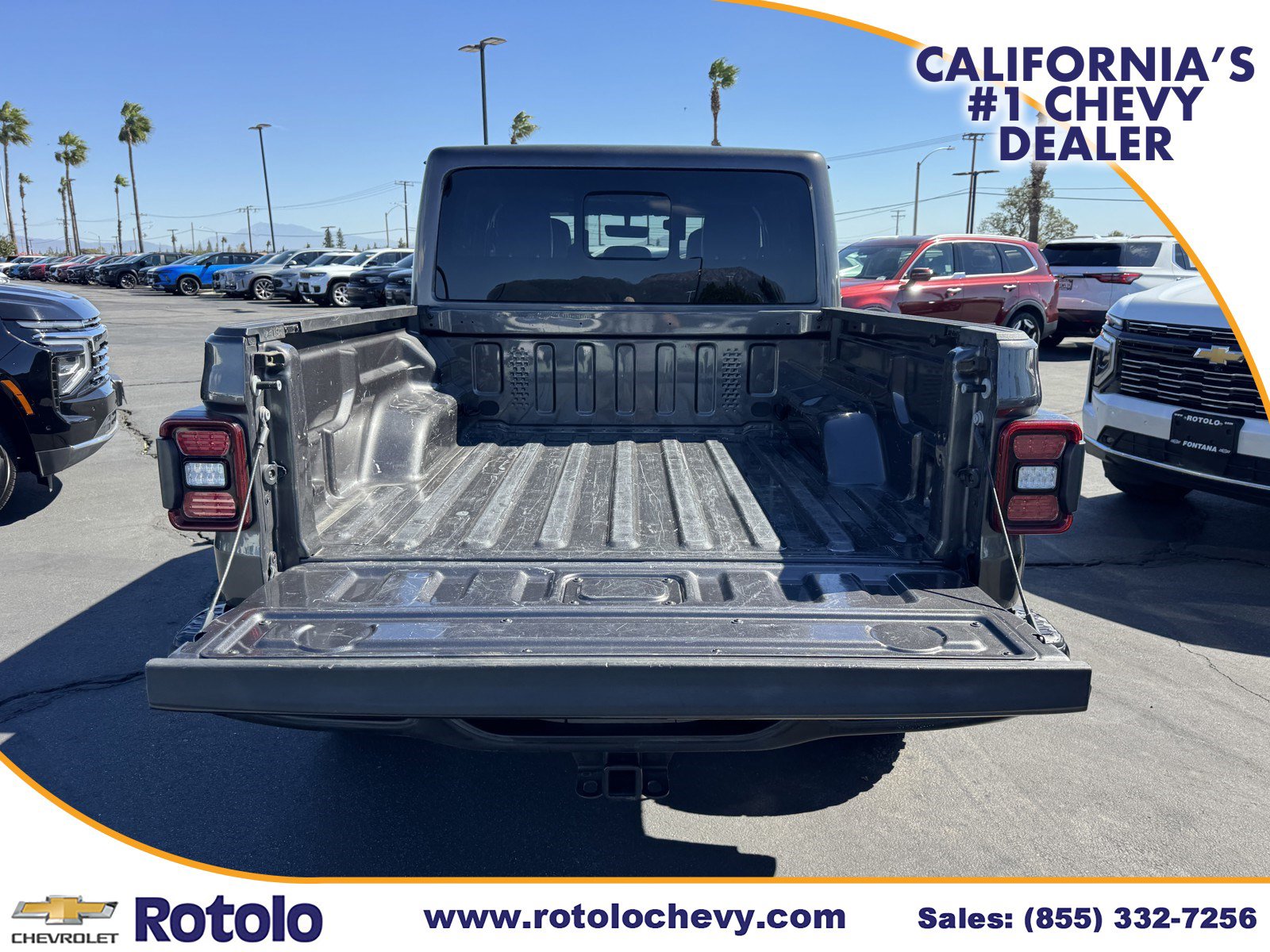 Used 2022 Jeep Gladiator Rubicon w/ Dual Top Group AWD/4WD image 13