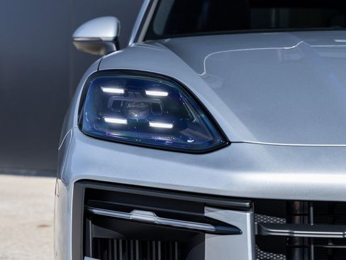 New 2026 Porsche Cayenne S image 20