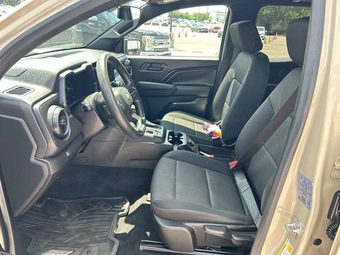 Used 2024 Chevrolet Colorado W/T RWD image 25