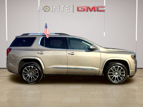 Used 2022 GMC Acadia Denali image 9