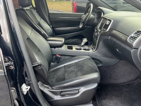 Used 2017 Jeep Grand Cherokee Altitude AWD/4WD image 23