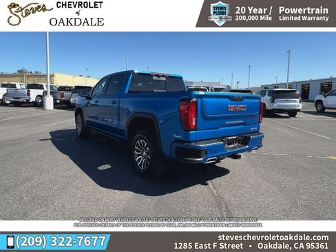 Used 2023 GMC Sierra 1500 AT4 w/ Technology Package AWD/4WD image 9
