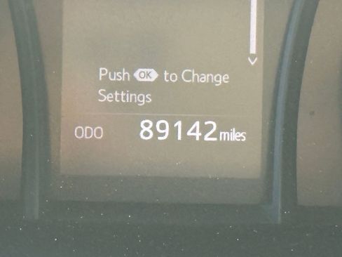 Used 2021 Toyota Camry SE image 19