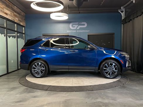 Used 2022 Chevrolet Equinox RS w/ RS Leather Package AWD/4WD image 2