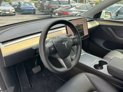 Used 2023 Tesla Model Y Long Range AWD/4WD image 11