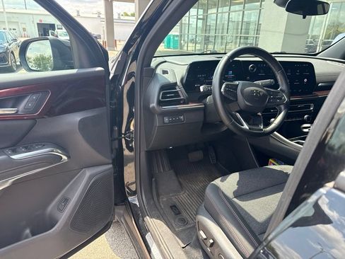 Used 2024 Chevrolet Traverse Z71 w/ LPO, Floor Liner Package AWD/4WD image 20