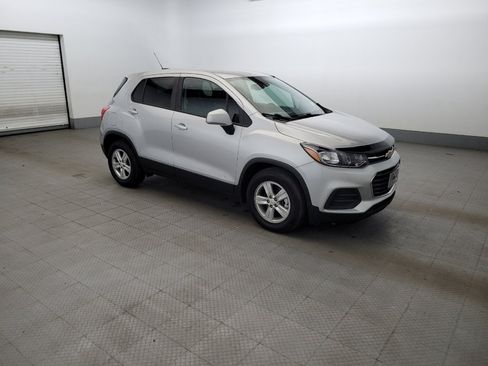 Used 2021 Chevrolet Trax LS w/ Tint and Cruise Package FWD image 11