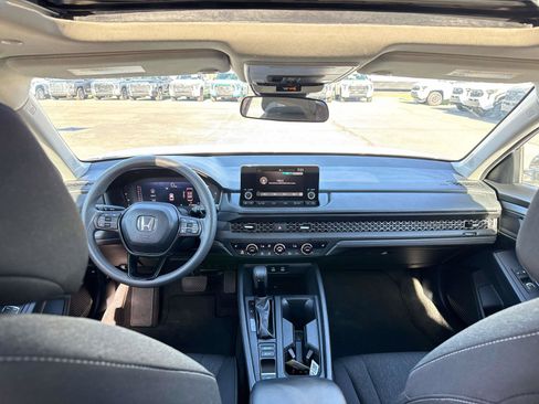 Used 2025 Honda Accord SE image 14