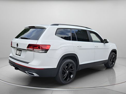 Certified 2023 Volkswagen Atlas SE FWD image 5