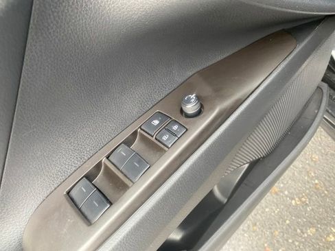 Used 2023 Toyota Camry SE image 18