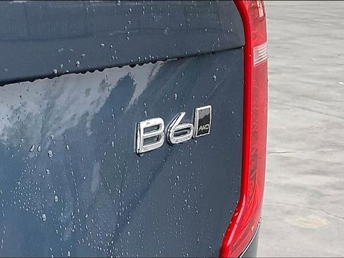 Used 2024 Volvo XC90 B6 Ultimate w/ Protection Package Premier image 11