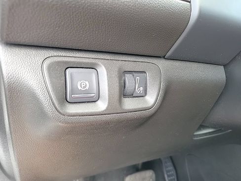 Used 2023 GMC Acadia SLT FWD image 26