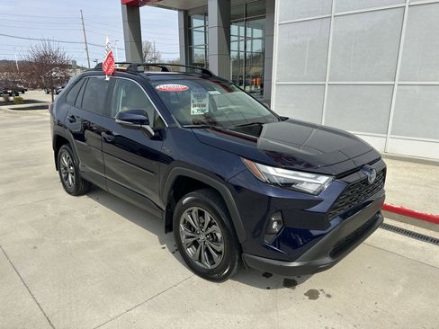 Certified 2023 Toyota RAV4 XLE Premium image 2
