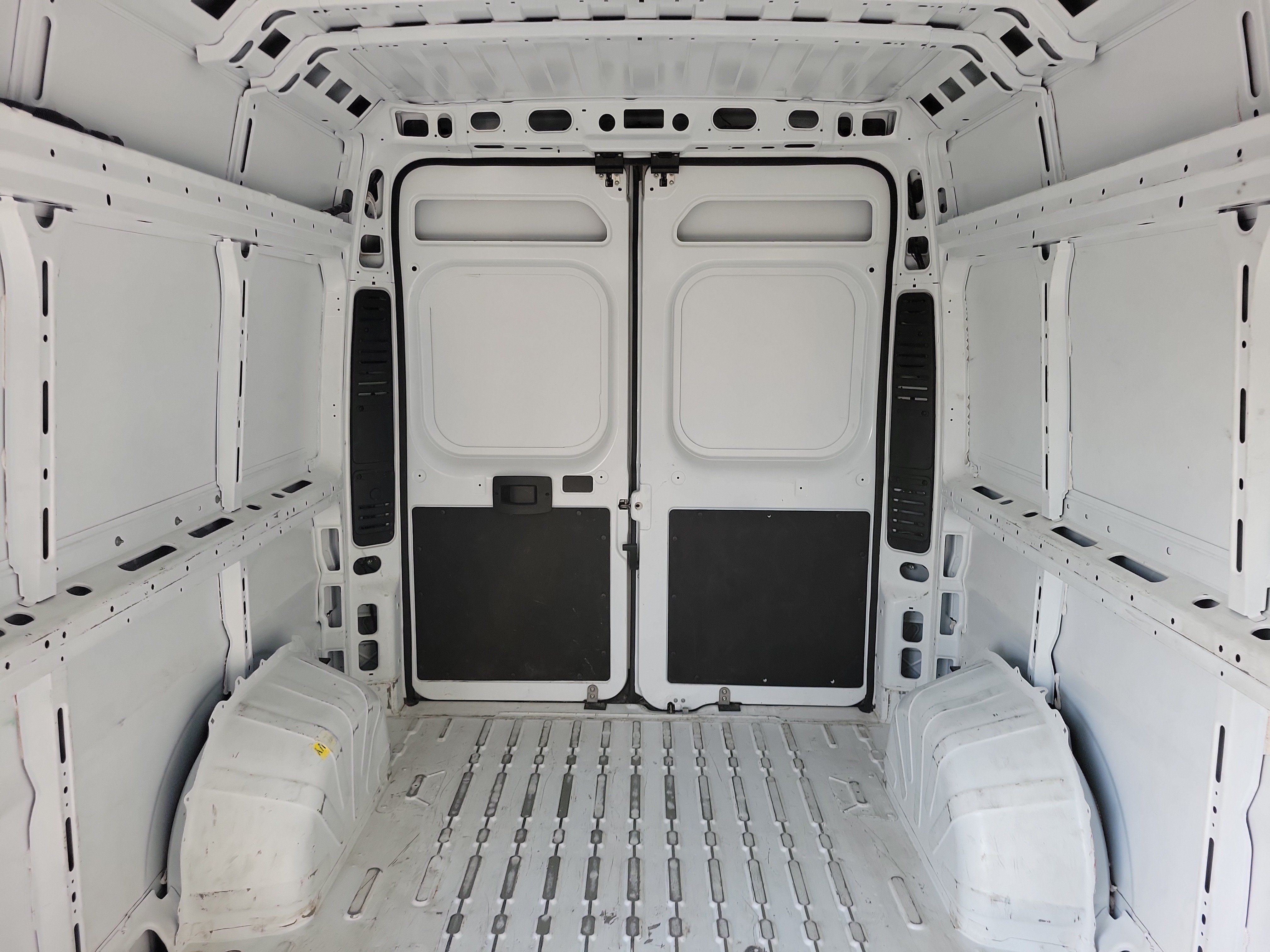 Used 2024 RAM ProMaster 2500 w/ Convenience Group FWD image 13