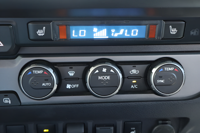 Used 2021 Toyota Tacoma TRD Sport w/ TRD Premium Sport Package AWD/4WD image 31