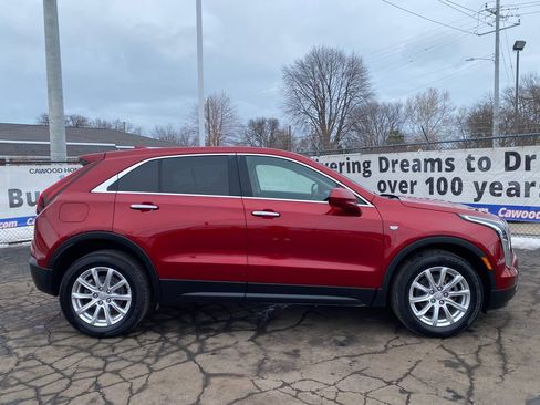 Used 2021 Cadillac XT4 Luxury image 2