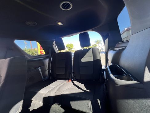Used 2017 Ford Explorer XLT w/ Equipment Group 201A image 28