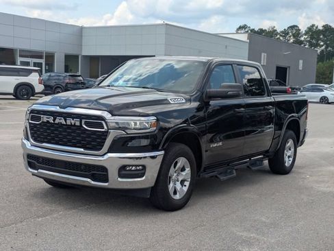 Used 2025 RAM 1500 Big Horn AWD/4WD image 7