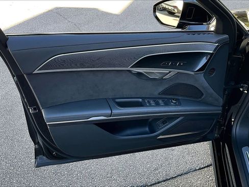 Used 2023 Audi A8 L 3.0T image 21