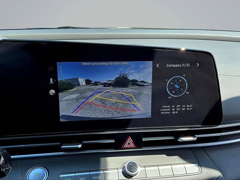 Used 2023 Hyundai Elantra SEL w/ Convenience Package FWD image 10