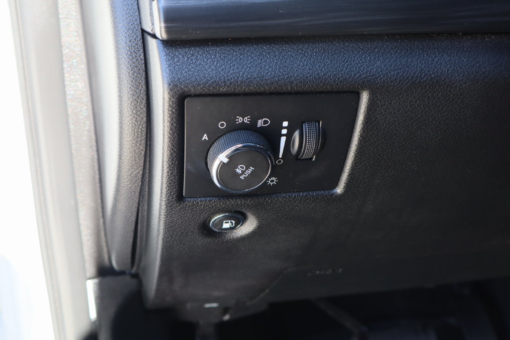 Used 2021 Jeep Grand Cherokee Laredo AWD/4WD image 12