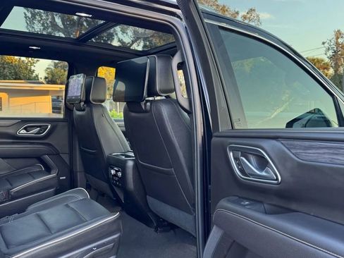 Used 2021 GMC Yukon SLT w/ Rear Media and Nav Package image 13