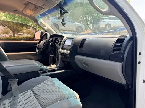 Used 2012 Toyota Tundra 4x4 CrewMax w/ SR5 Pkg image 22